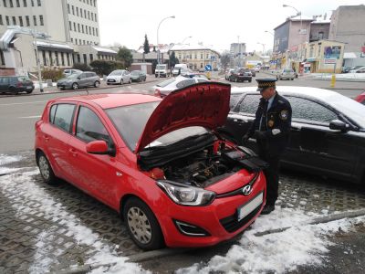 Rzeszowska Straż Miejska pomaga, kiedy w samochodzie rozładuje się akumulator