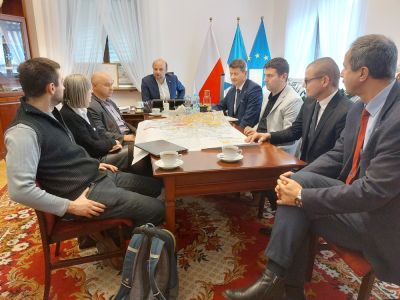 Spotkanie w ratuszu dot. budowy drogi rowerowej z Rzeszowa do Łańcuta, fot. Bartosz Gubernat