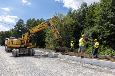 zdjęcie z budowy nowego odcinka drogi, który połączy al. Krzyżanowskiego z ul. Wieniawskiego w Rzeszowie, fot. Grzegorz Bukała, Urząd Miasta Rzeszowa