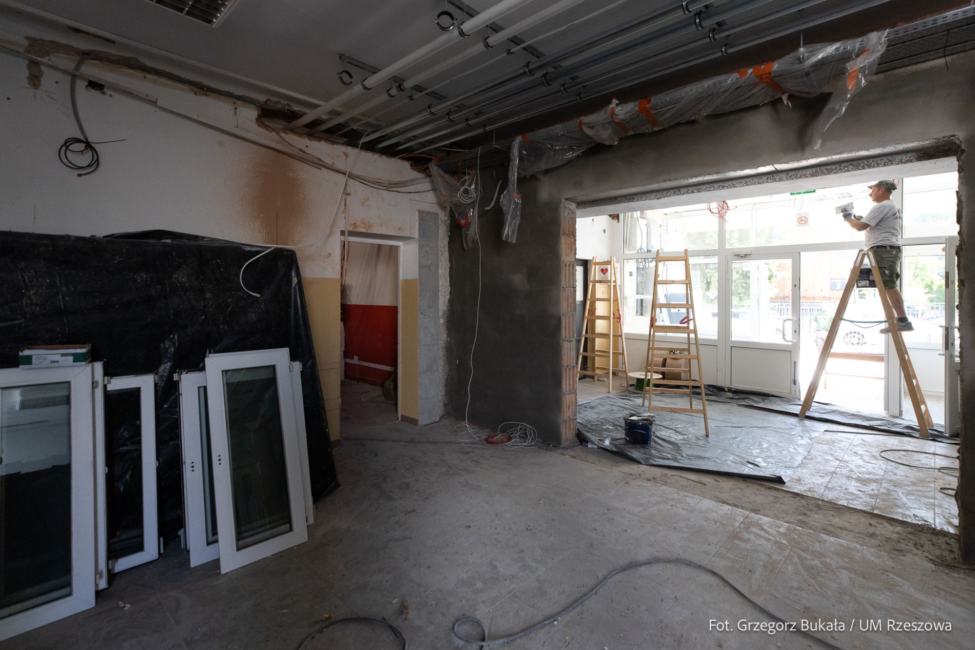 zdjęcie z rozbudowy budynku rzeszowskiej Szkoły Podstawowej nr 21 przy ul. Miodowej, fot. Grzegorz Bukała, Urząd Miasta Rzeszowa