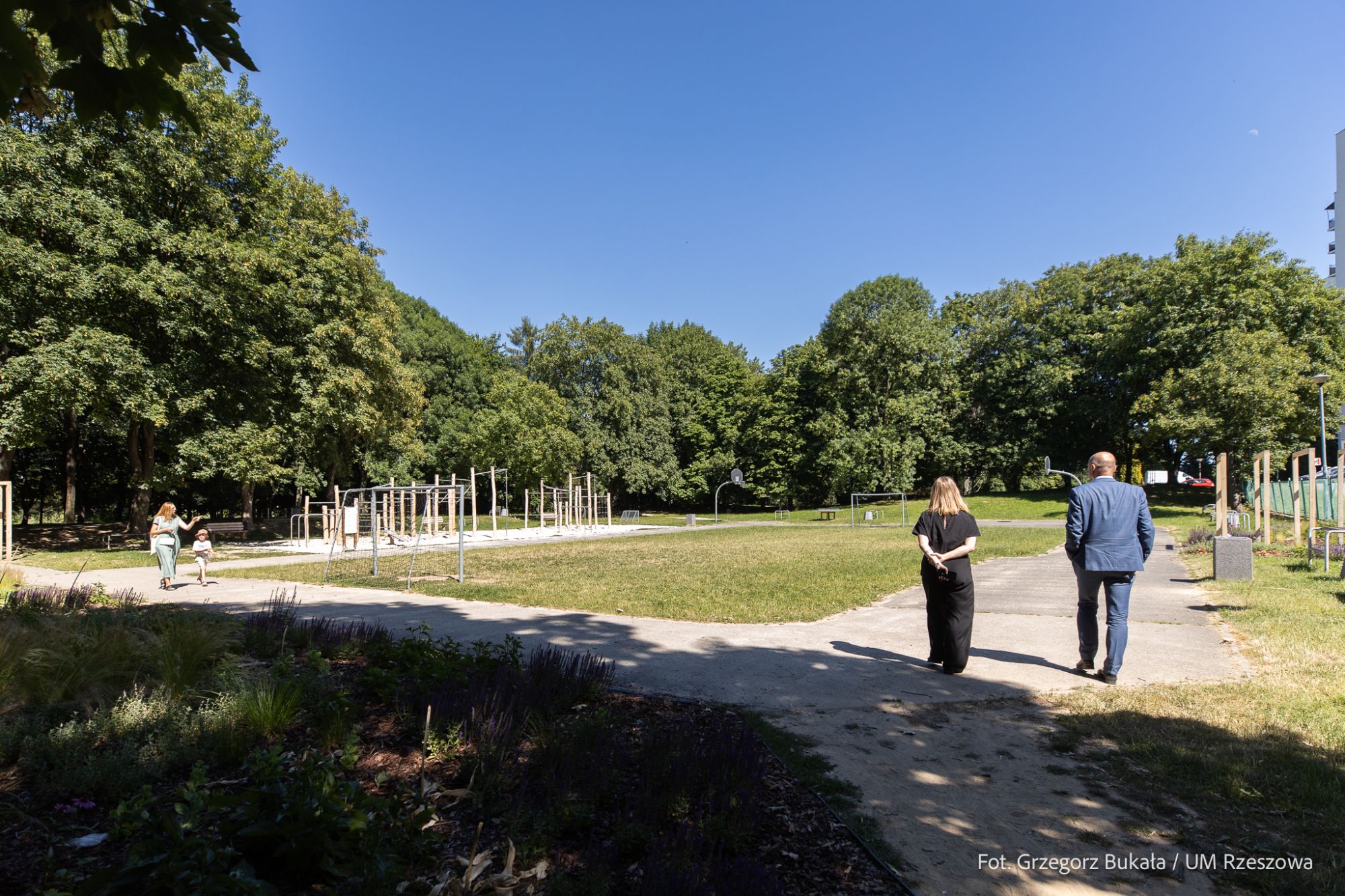 zdjęcie z nowego placu zabaw w rzeszowskim Parku Sybiraków, fot. Grzegorz Bukała, Urząd Miasta Rzeszowa