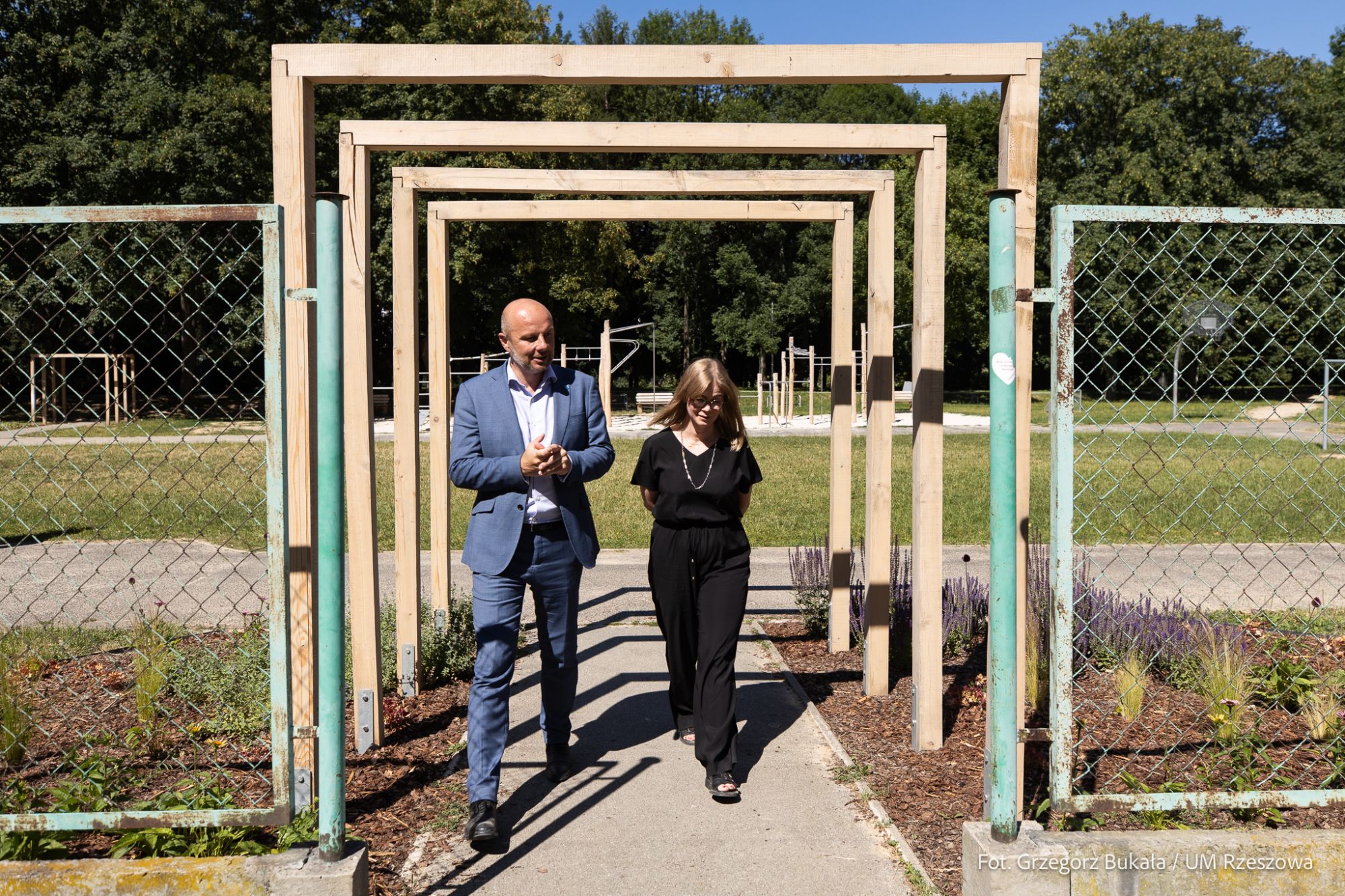 zdjęcie z nowego placu zabaw w rzeszowskim Parku Sybiraków, fot. Grzegorz Bukała, Urząd Miasta Rzeszowa