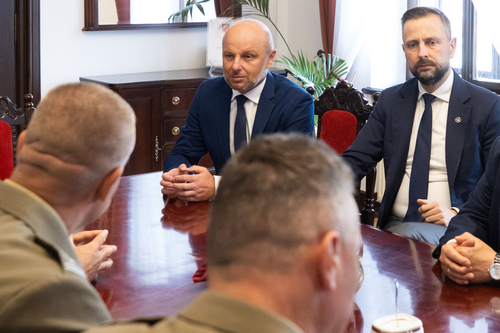zdjęcie z konferencji prasowej dotyczącej relokacji wojska w Rzeszowie, fot. Grzegorz Bukała, Urząd Miasta Rzeszowa