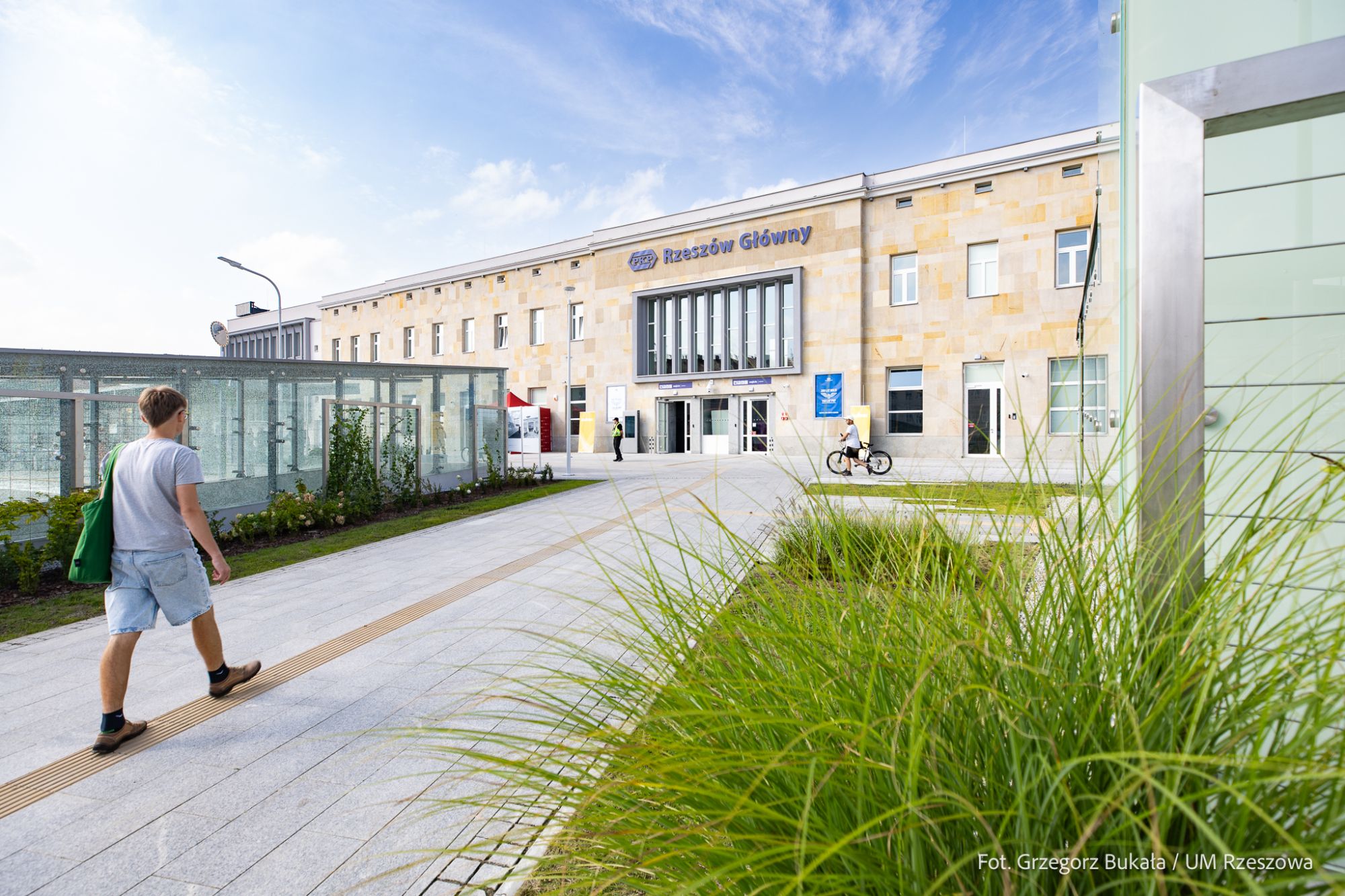 zdjęcie z oficjalnego oddania zmodernizowanego kolejowego Dworca Gł&oacute;wnego w Rzeszowie, fot. Grzegorz Bukała, Urząd Miasta Rzeszowa