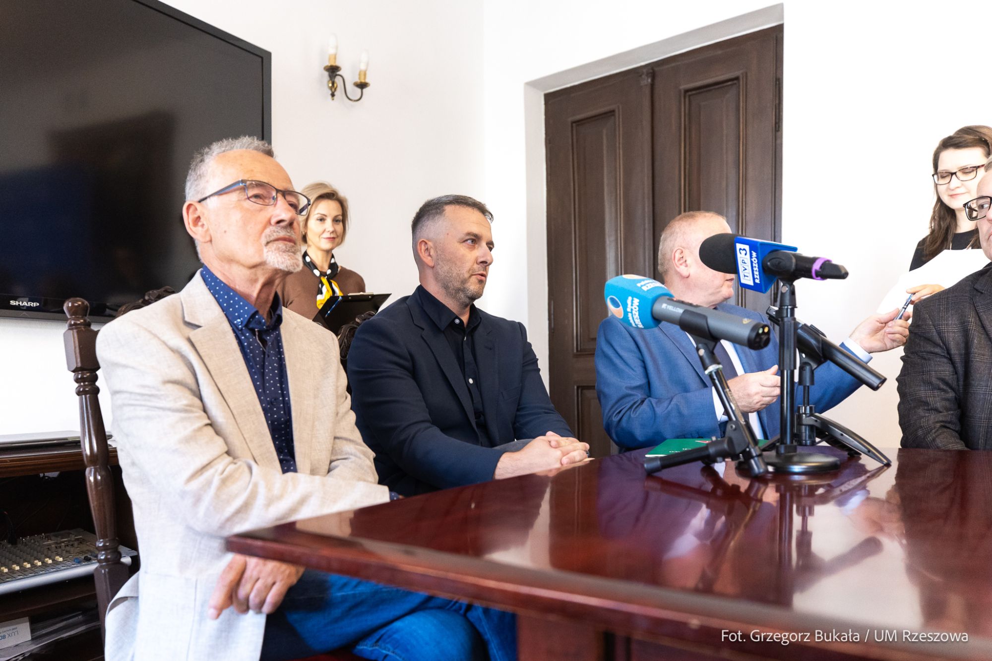 zdjęcie z podpisania um&oacute;w dotacyjnych na renowację rzeszowskich zabytk&oacute;w, fot. Grzegorz Bukała, Urząd Miasta Rzeszowa