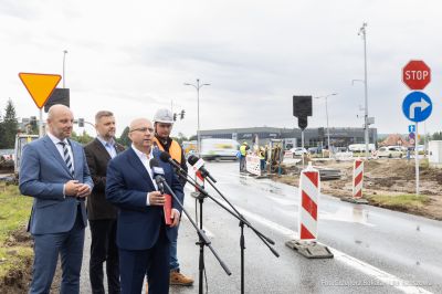 zdjęcie z konferencji prasowej dotyczącej łącznika ul. Krzyżanowskiego z ul. Wieniawskiego, fot. Grzegorz Bukała, Urząd Miasta Rzeszowa