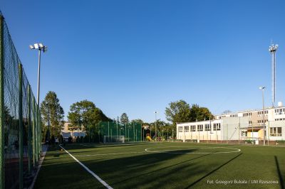 zdjęcie boiska sportowego przy IV LO w Rzeszowie, fot. Grzegorz Buakała, Urząd Miasta Rzeszowa