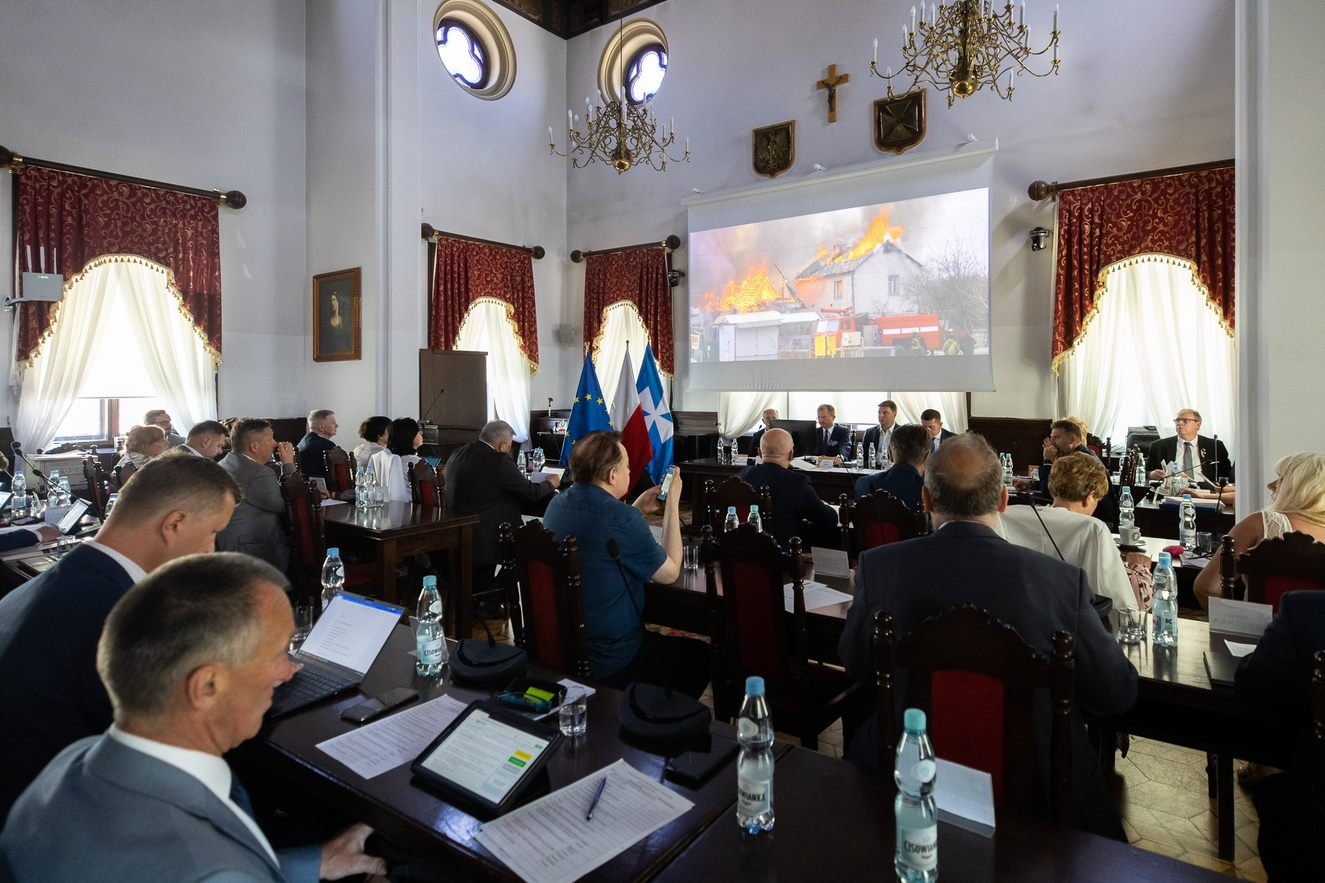 Prezydent Rzeszowa Konrad Fijołek oraz mer Czernihowa Władysław Atroszenko podpisali umowę partnerską