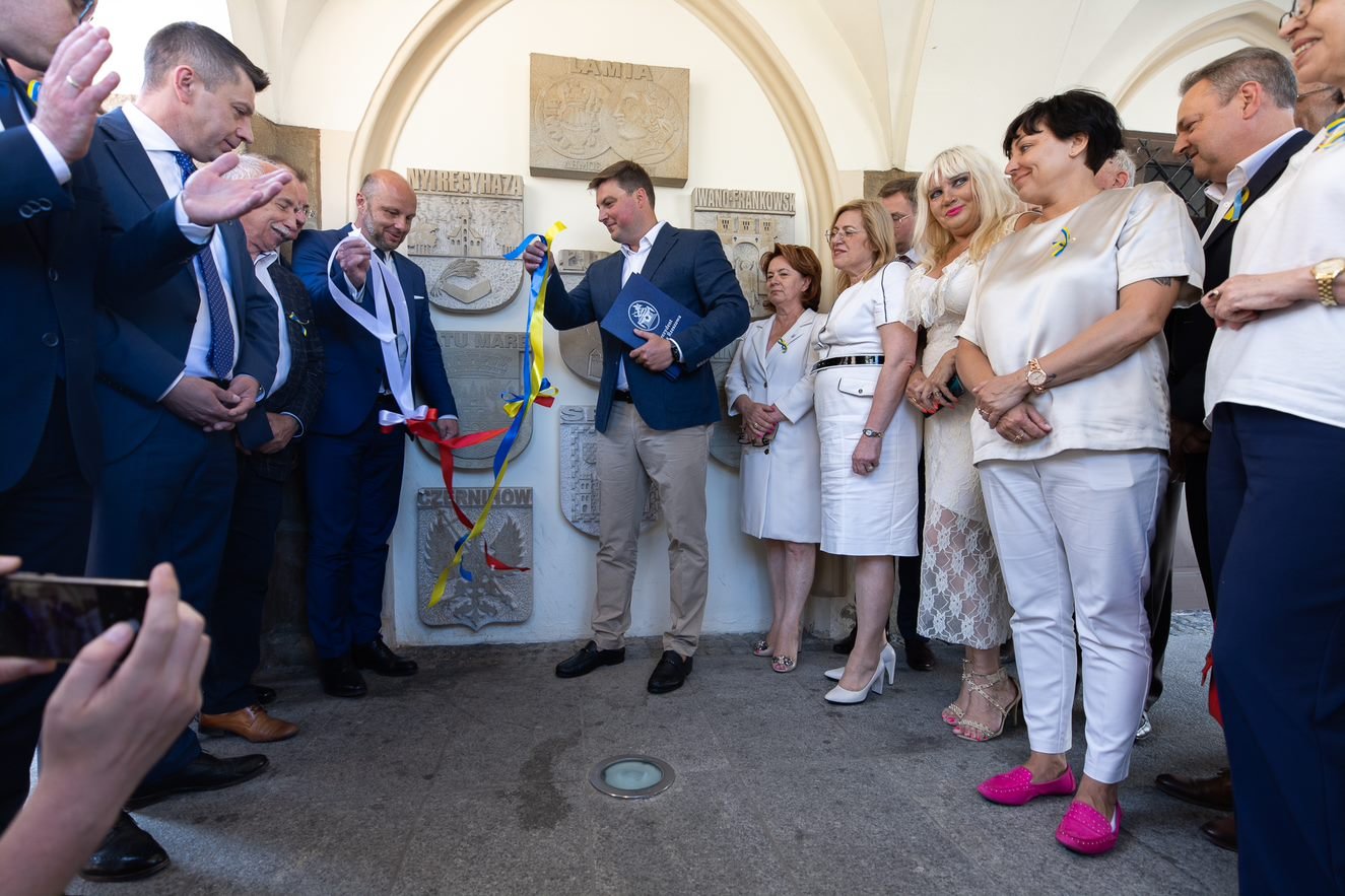 Prezydent Rzeszowa Konrad Fijołek oraz mer Czernihowa Władysław Atroszenko podpisali umowę partnerską