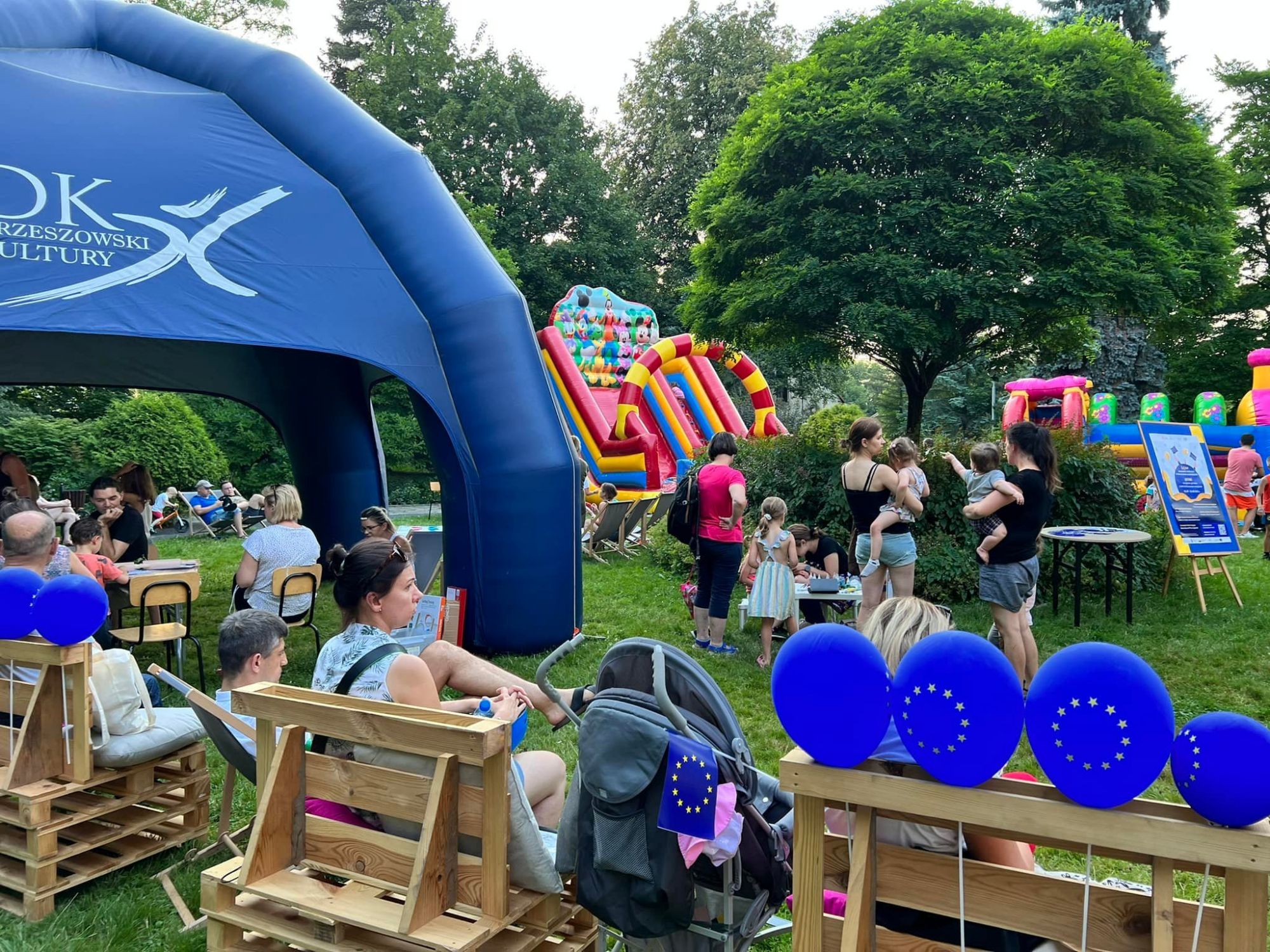 Grafika ilustrująca opisaną sytuację |  Europejski Piknik Przyjaźni