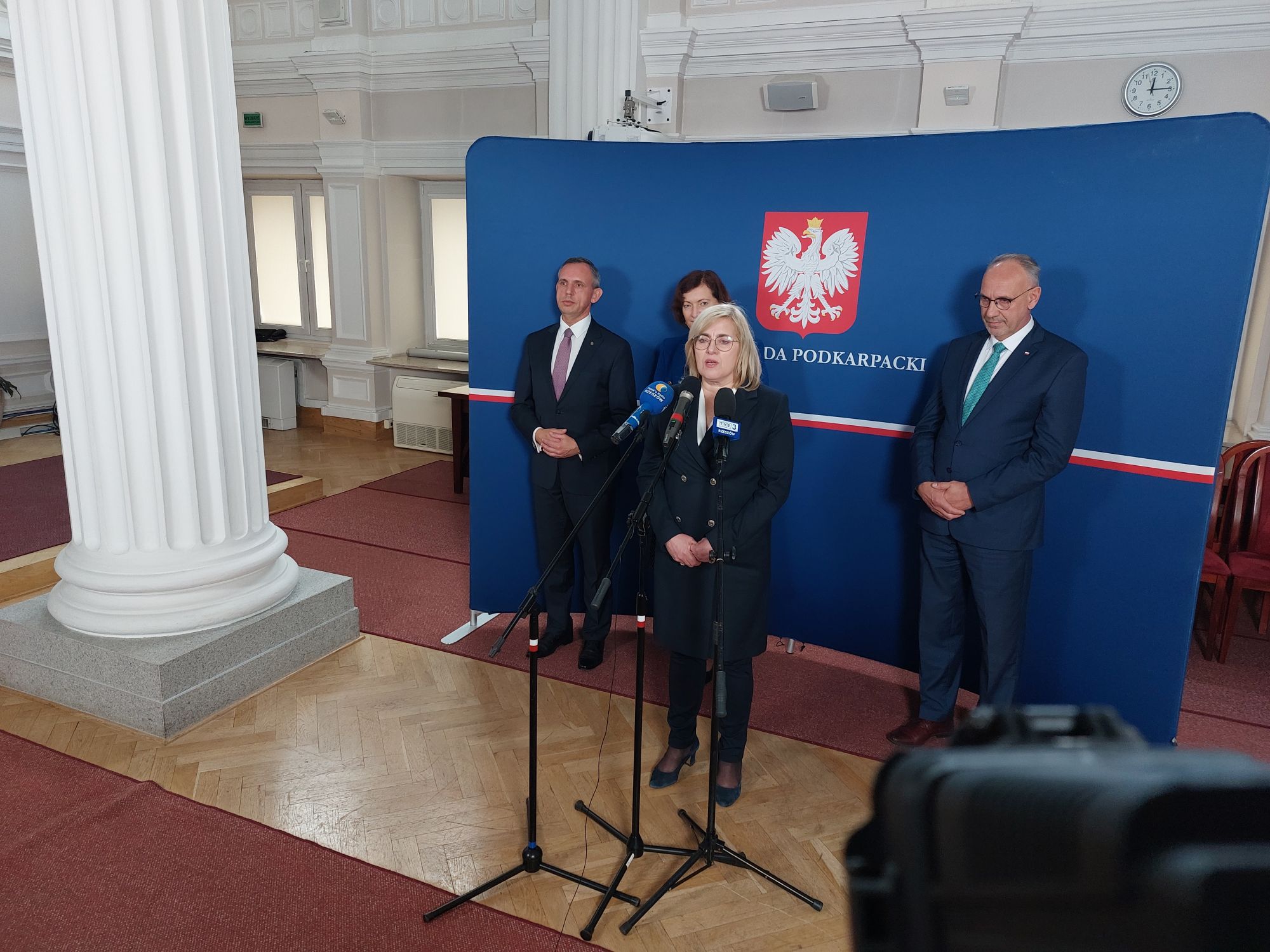 Umowę na realizację programu w mieście podpisała wiceprezydent Rzeszowa Jolanta Kaźmierczak - mieszkańcy Rzeszowa będą mogli ocieplić i zmodernizować swoje domy | fot. Bartosz Gubernat, Urząd Miasta Rzeszowa