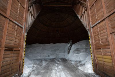Zabezpieczona została s&oacute;l i piasek, kt&oacute;re będą służyły do posypywania dr&oacute;g | Fot.Grzegorz Bukała/UM Rzesz&oacute;w