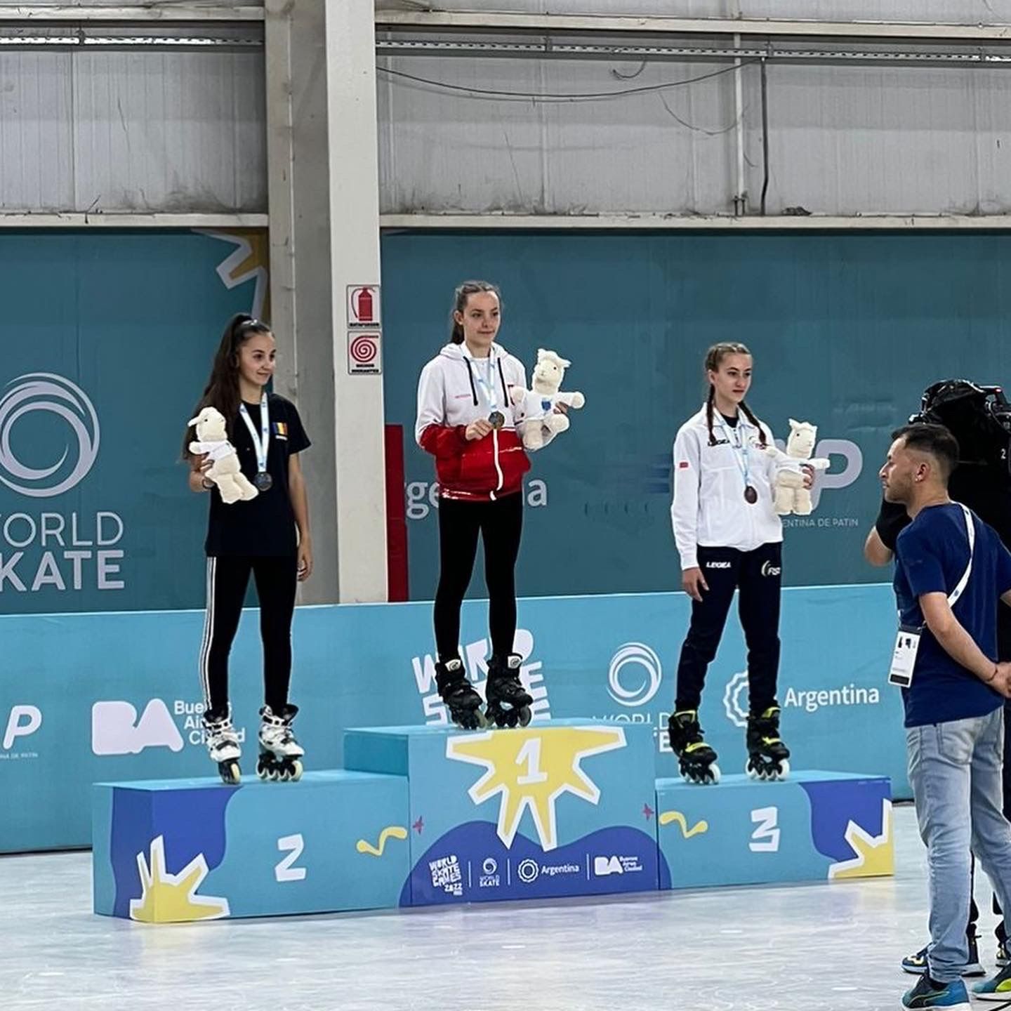 Zawodnicy ze Slalom Academy pokazali najwyższą formę i zdobyli aż 7 medali, w tym dwa złota! To historyczne osiągnięcie dla polskiego freestyle slalomu