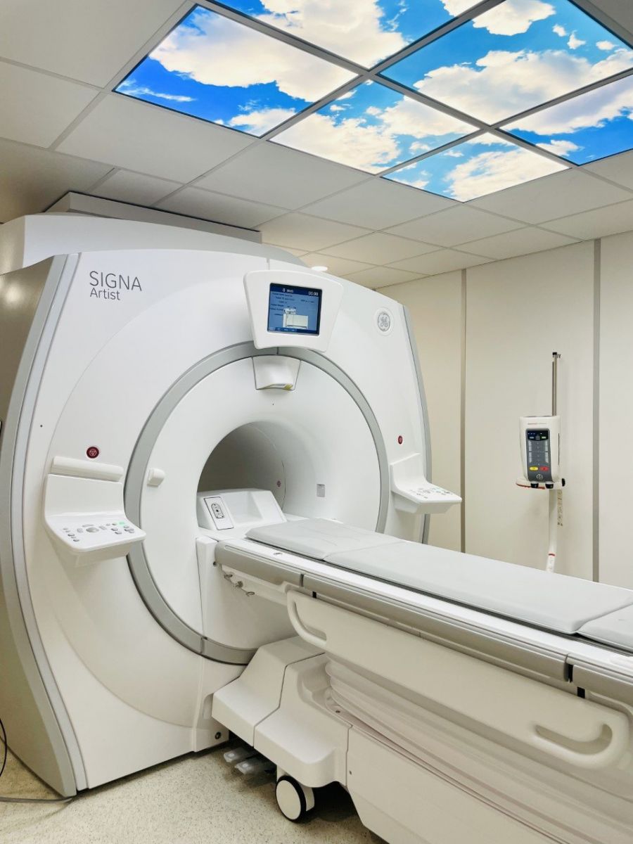 Zdjęcie ilustrujące nowoczesny rezonans magnetyczny w Szpitalu Miejskim im. Jana Pawła II w Rzeszowie | fot. Grzegorz Bukała, Urząd Miasta Rzeszowa