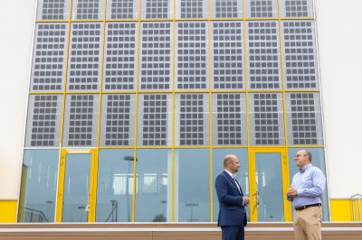 Na zdjęciu fotowoltaika w oknach nowej SP 37 przy ul. Kwiatkowskiego | fot. Grzegorz Bukała, Urząd Miasta Rzeszowa