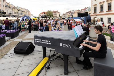 Zdjęcie ilustrujące Fortepian Cadenza w rzeszowskim Rynku