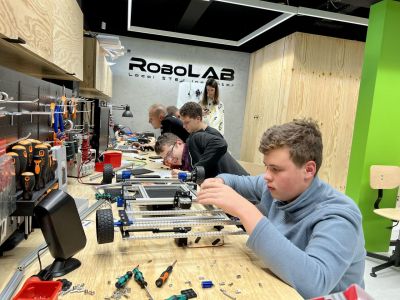 RoboLAB | wyjątkowe warsztaty robotyczne które pozwalają zostać konstruktorem