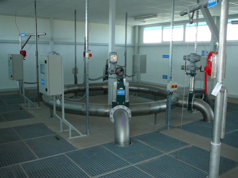 Stacja odwadniania osad&oacute;w - wyposażenie - instalacja technologiczna odstojnik&oacute;w