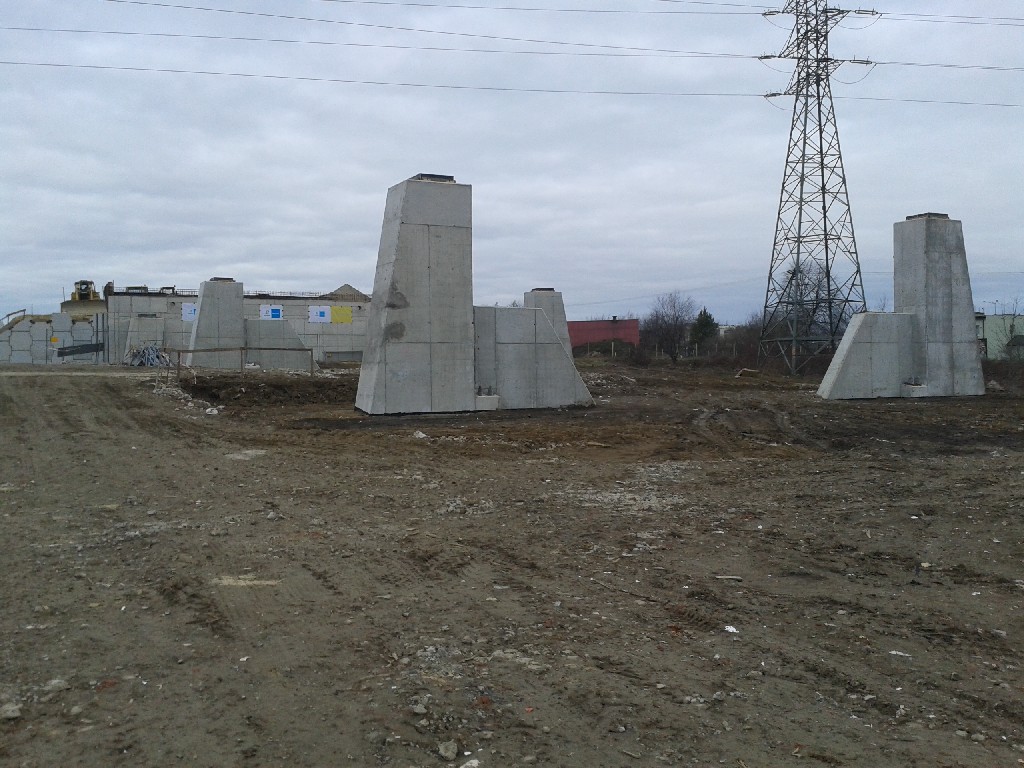 Budowa wspornik&oacute;w mostu