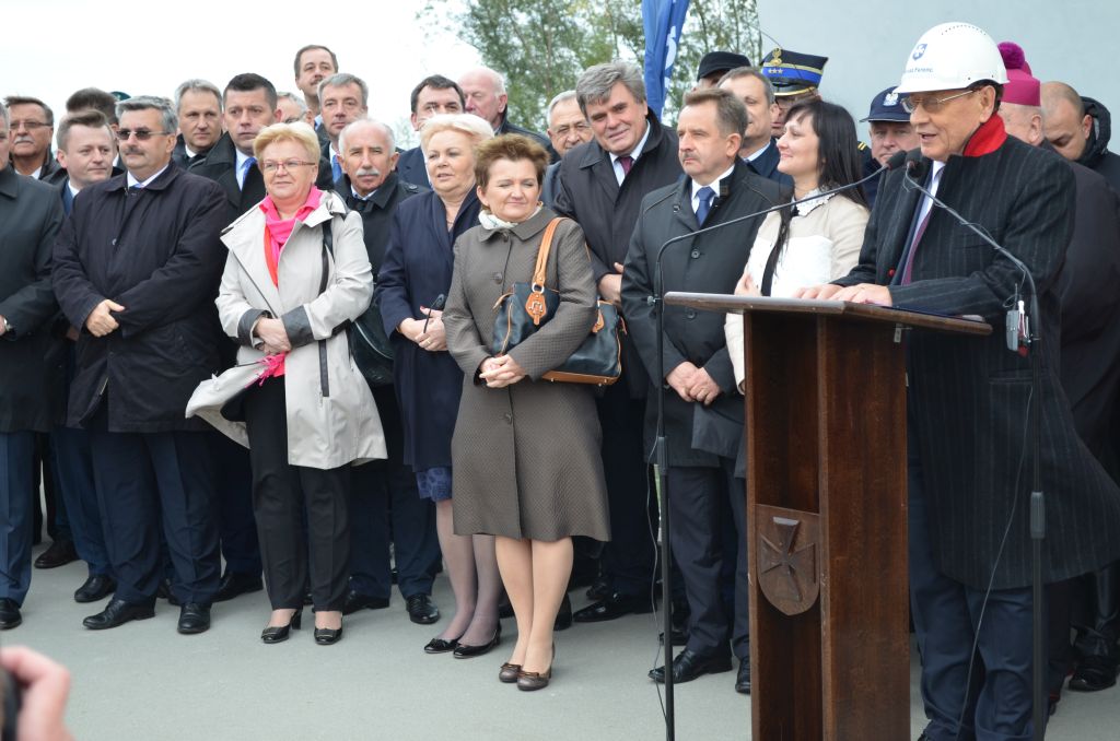 Otwarcie drogi wraz z mostem - władze Rzeszowa, parlamentarzyści, Pani Iwona Wendel - Wiceminister Infrastruktury i Rozwoju