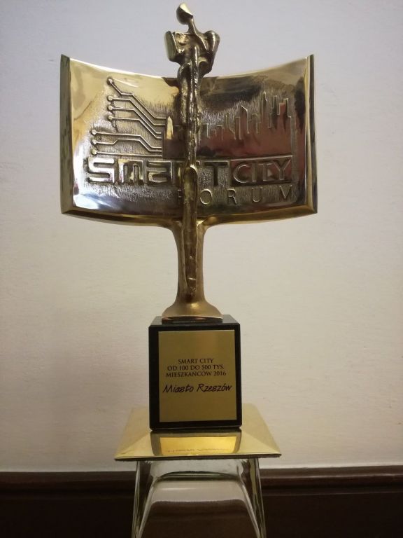 Statuetka Smart City