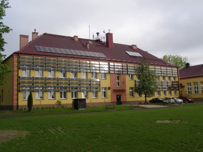 Instalacja fotowoltaiczna na budynku Zespołu Szkolno-Przedszkolnego przy ulicy Staroniwskiej w Rzeszowie