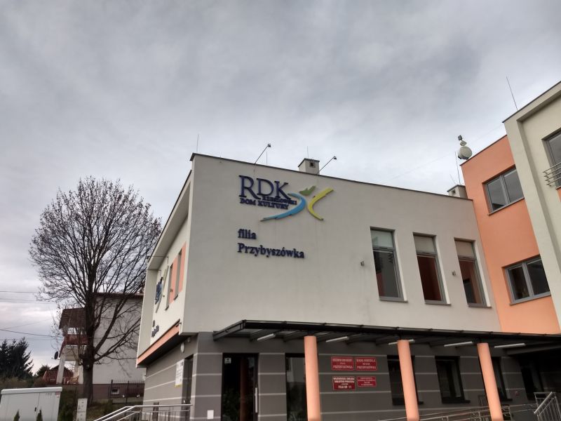 Bryła budynku ODK Przybysz&oacute;wka po przebudowie