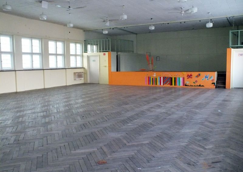 Sala widowiskowa w ODK Przybysz&oacute;wka przed modernizacją