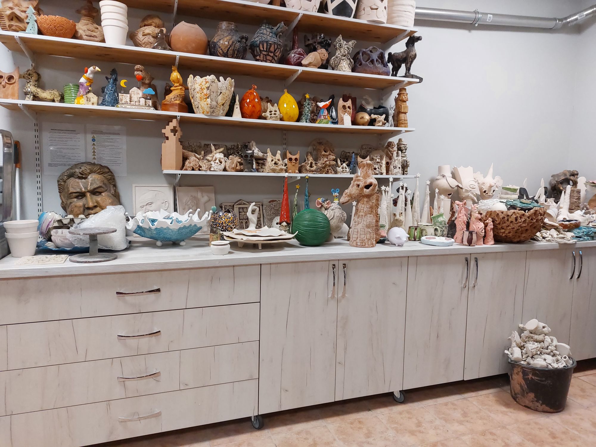 Meble - pracownia ceramiczna WTZ  ul. Załęska 7a w Rzeszowie